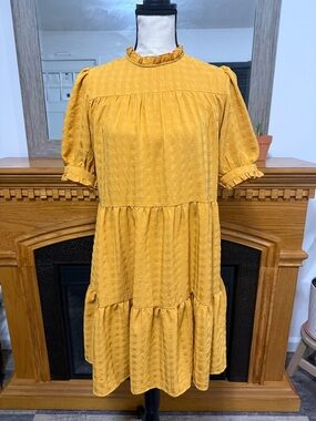 Kashieca mustard yellow tiered shortsleeves dress medium